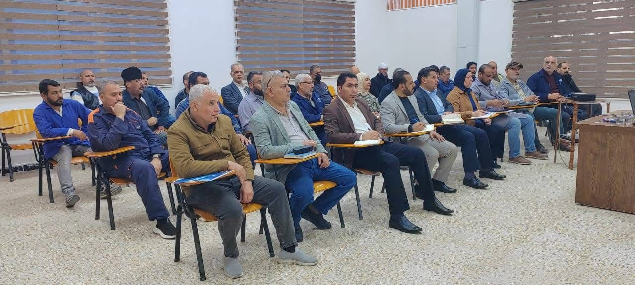 نظمت شركة الفارس العامه ندوة توعوية لمنتسبي الشركة. صباح هذا اليوم الأحد.2025/11/30.تحت عنوان (مفاهيم  نظام إدارة الصحه والسلامه المهنية بموجب متطلبات المواصفة القياسية الدولية) ( ISO 4500 T. 2018).